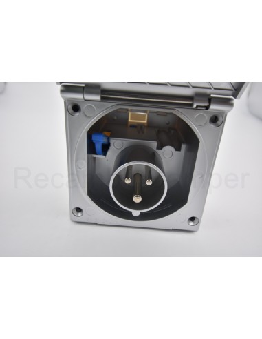Toma de Corriente Externa 220v. Color...