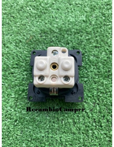 Toma Enchufe Interior 220v. Color...